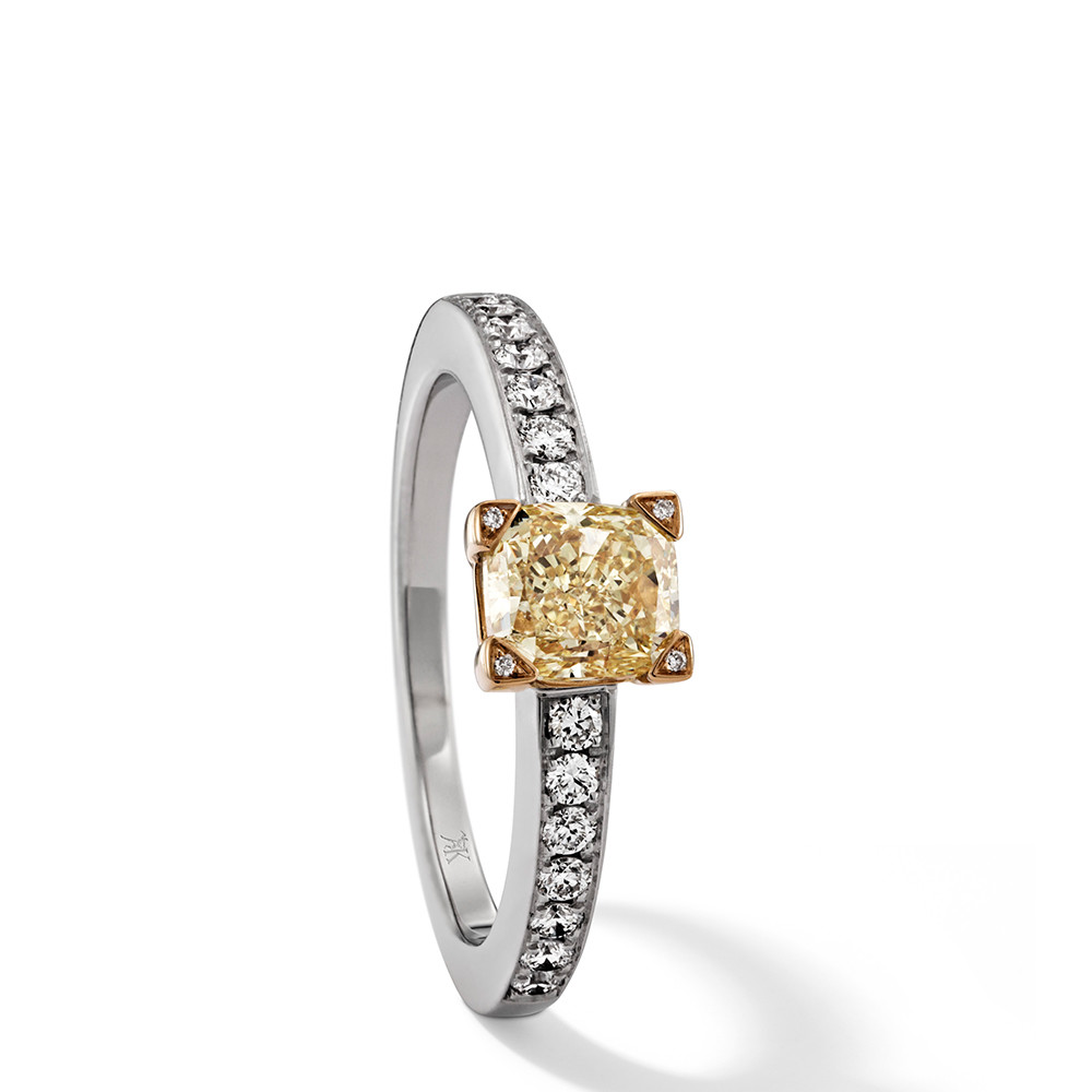Ring in 750 Weißgold und Gelbgold mit Fancy Yellow und weißen Diamanten. Erhältlich in verschiedenen Größen.