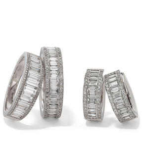 Rings and earrings in 18k white gold set with colourless diamonds. Availalbe in different sizes.