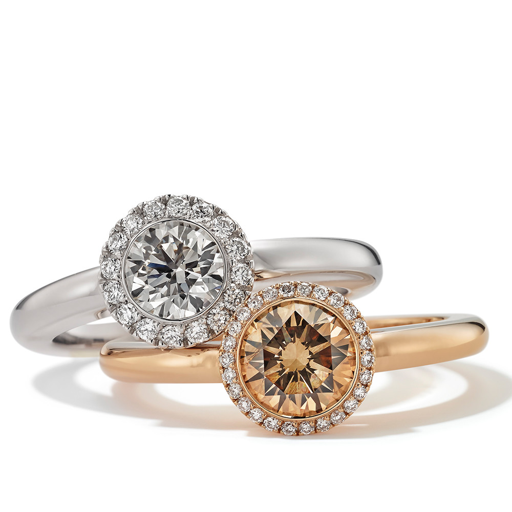 Ringe in 750 Weißgold und Roségold mit weißen und Orange Brown Diamanten. Erhältlich in verschiedenen Größen.