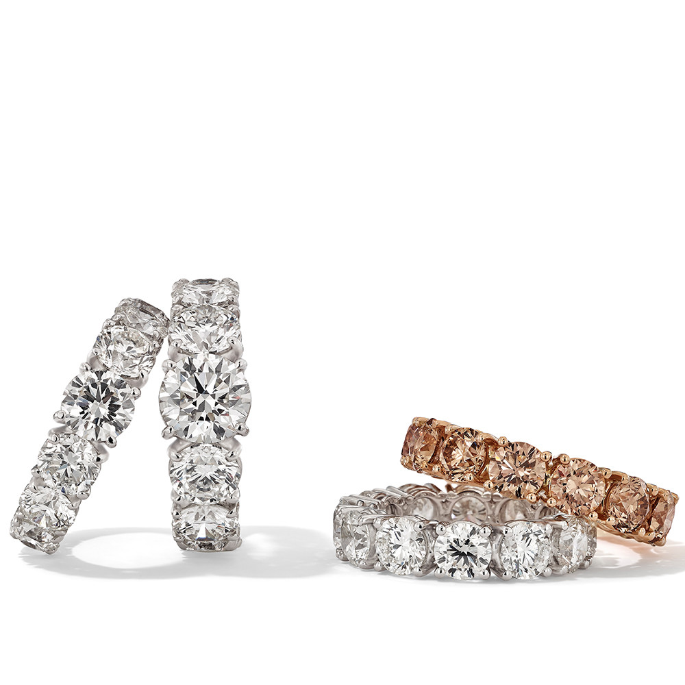Ringe in 750 Weißgold und Roségold mit weißen und Orange Brown Diamanten. Erhältlich in verschiedenen Größen.