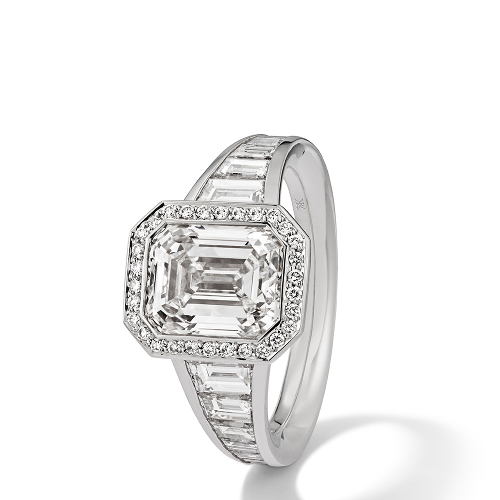 Ring in 750 Weißgold mit weißen Diamanten. Erhältlich in verschiedenen Größen.